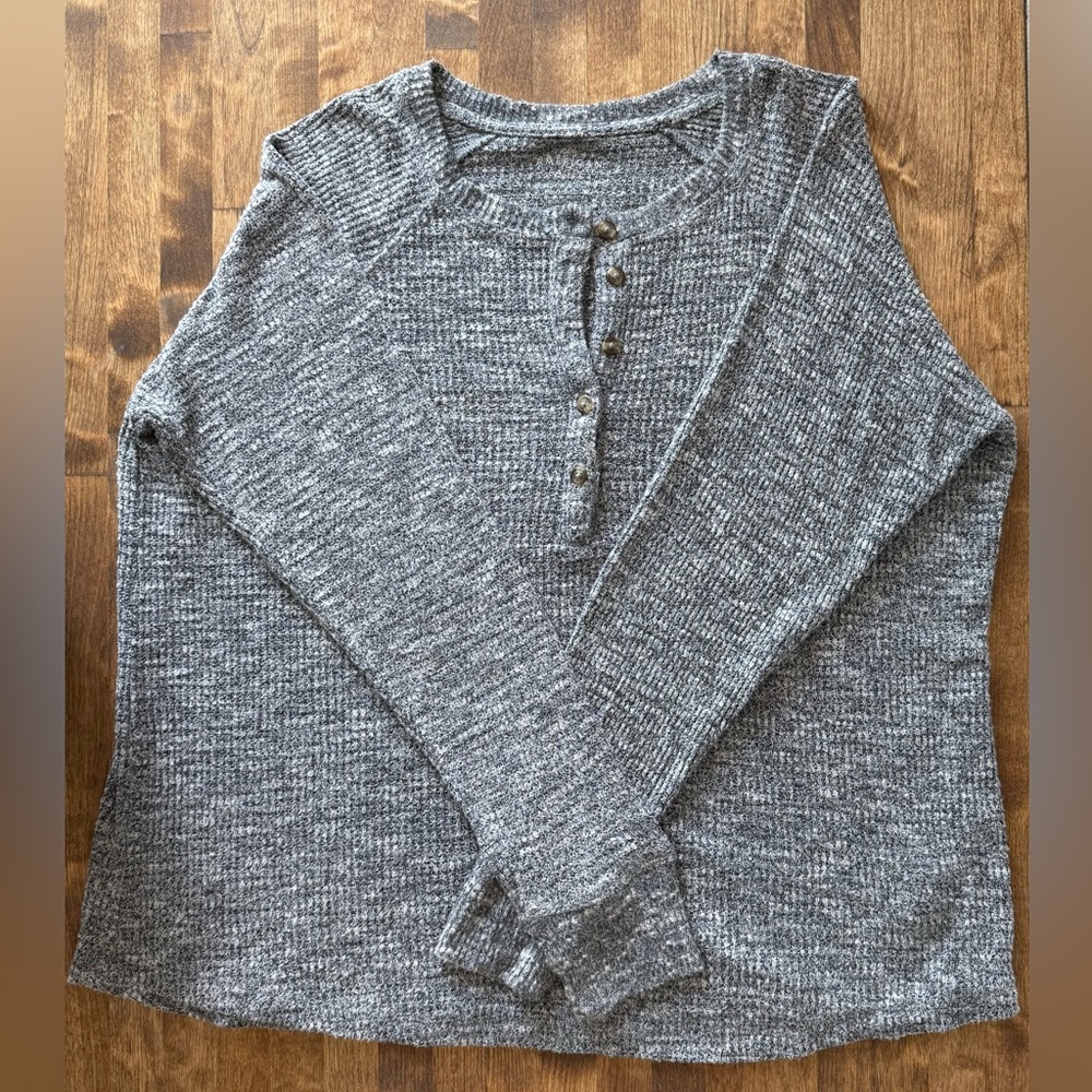 American Eagle Outfitters soft Gray Long Sleeve Top